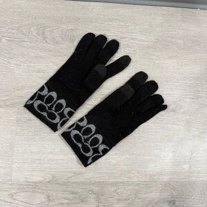✅ Coach Mittens Knit in Black Metallic Silver